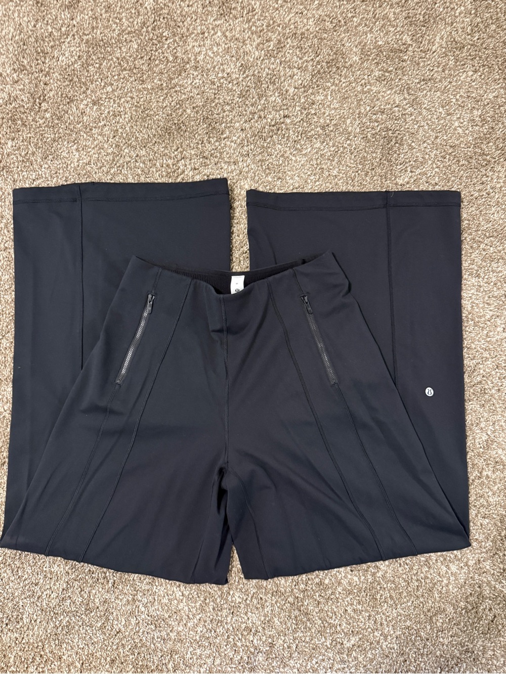 Define High-Rise Wide-Leg Pant
Luon - Picture 4 of 6